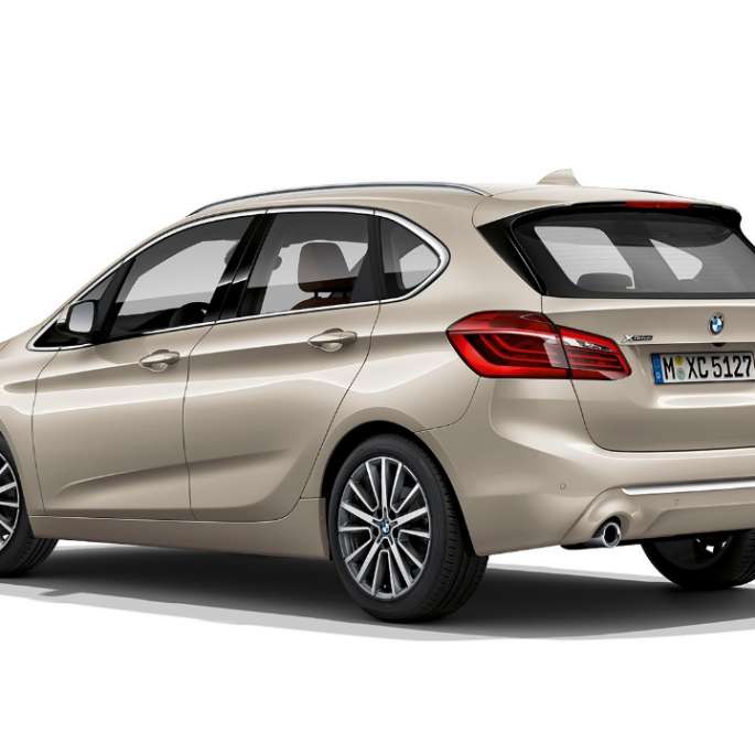 BMW 2-serie Active Tourer Luxury Line set bagfra let drejet BMW 2-serie Active Tourer Luxury Line 225i xDrive F45 2018 Jucaro Beige metallic set bagfra let drejet