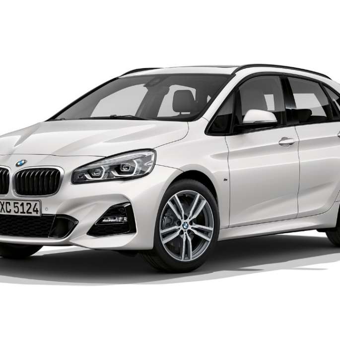 BMW 2-serie Active Tourer M Sport BMW 2-serie Active Tourer i hvid 220d xDrive M Sport F45 2018 Mineral White Metallic set forfra let drejet