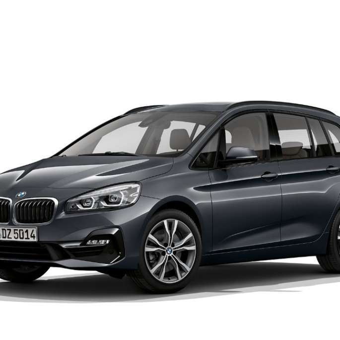 BMW 2-serie Gran Tourer Sport Line set forfra let drejet BMW 2-serie Gran Tourer 220d Sport Line F46 Facelift 2018 Mineral Grey metallic set forfra let drejet