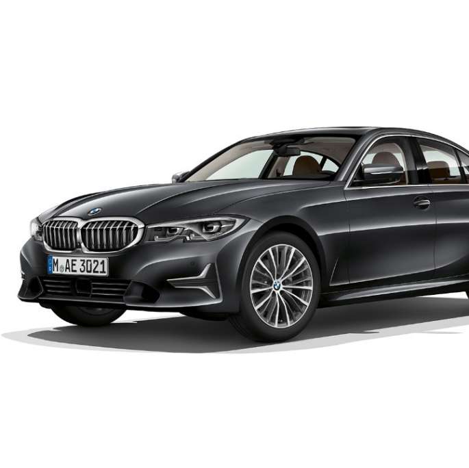 BMW 3-serie Sedan, Model Luxury Line. BMW 3-serie Sedan i profil, parkeret, Model Luxury Line.