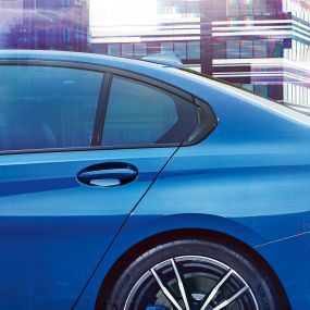 BMW 3-serie Sedan, Hofmeister-knæk. Nærbillede fra siden af bagrude med Hofmeister-knæk.