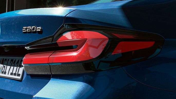 Baglygter i 3D-form BMW 5-serie Sedan G30 Baglygter i 3D-form BMW 5-serie Sedan G30 Facelift 2020 Phytonic Blue nærbillede af bagende