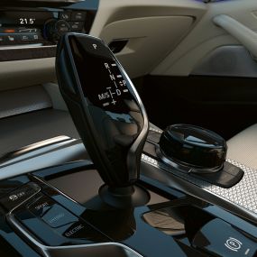 Betjeningselementer BMW 5-serie Sedan G30 Betjeningselementer i sort højglans BMW 5-serie Sedan G30 Facelift 2020 interiør