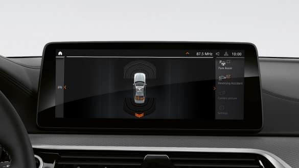 Bakassistent BMW 5-serie Sedan G30 Bakassistent BMW 5-serie Sedan G30 Facelift 2020 interiør cockpit