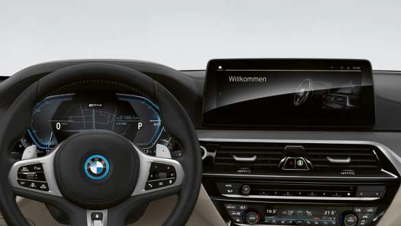 BMW Live Cockpit Professional. BMW Live Cockpit Professional.