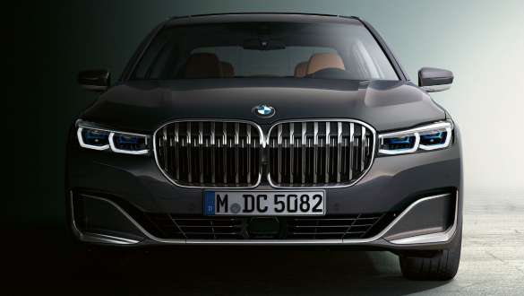 BMW 7-serie Sedan, forkofanger BMW 7-serie Sedan: Set forfra, nærbillede af forkofanger