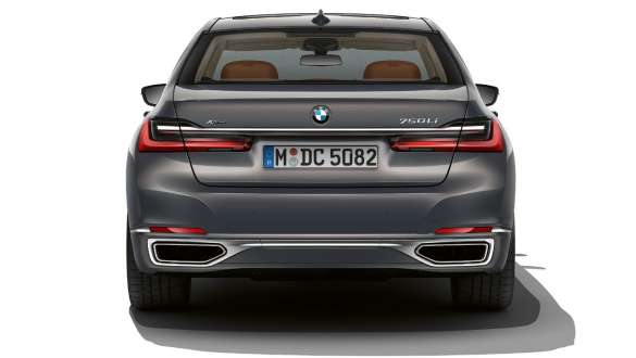 BMW 7-serie Sedan, bagkofanger BMW 7-serie Sedan: Nærbillede af bagkofanger