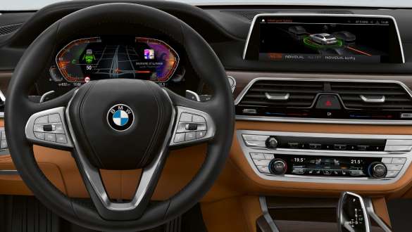 BMW 7-serie Sedan: Driving Assistant Professional BMW 7-serie Sedan: Display og instrumentpanel viser Driving Assistant Professional