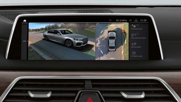 BMW 7-serie Sedan: Parking Assistant Plus BMW 7-serie Sedan: Display viser Parking Assistant Plus
