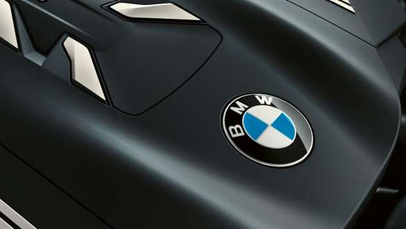 4-cylindret BMW TwinPower Turbo-benzinmotor. BMW 7-serie Sedan: Nærbillede af 4-cylindret BMW TwinPower Turbo-benzinmotor