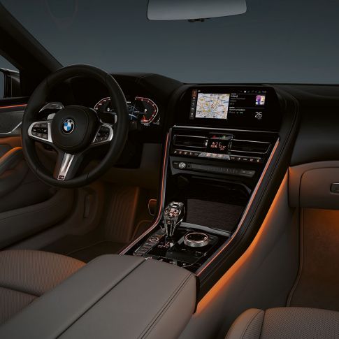 BMW M850i xDrive, indvendigt, Ambient Light. BMW M850i xDrive, indvendigt, Ambient Light.