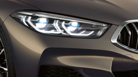 BMW M850i xDrive Dravit Grey Metallic, BMW laserlys, set fra venstre. BMW M850i xDrive Dravit Grey Metallic, BMW laserlys, set fra venstre.