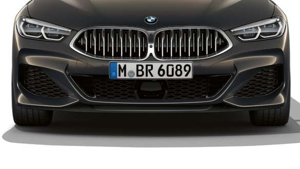 BMW M850i xDrive Dravit Grey Metallic, frontskørt. BMW M850i xDrive Dravit Grey Metallic, frontskørt.
