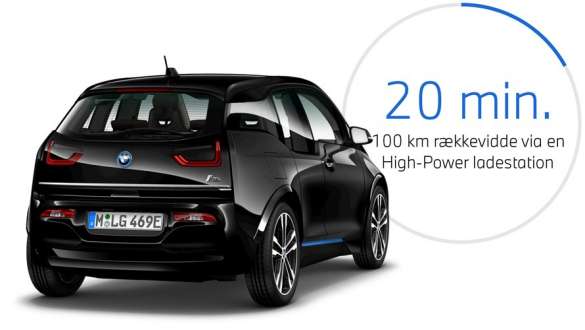 BMW i3s I01 Fluid Black med detaljer i BMW i Blue set bagfra let drejet BMW i3s I01 Fluid Black med detaljer i BMW i Blue set bagfra let drejet