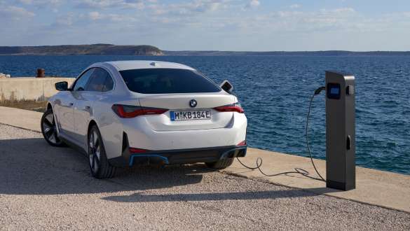 BMW i4 eDrive40 G26 2021 offentlig opladning BMW i4 eDrive40 G26 2021 offentlig opladning