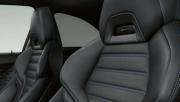 Hækdesign BMW M240i xDrive Coupé G42 2021 BMW M240i xDrive Coupé G42 2021 Black Sapphire metallic hækdesign