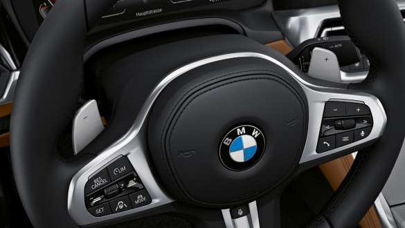 Servotronic M læderrat variabelt sportsstyretøj BMW M440i xDrive Coupé G22 2020 Servotronic M læderrat BMW M440i xDrive Coupé G22 2020 kabine nærbillede