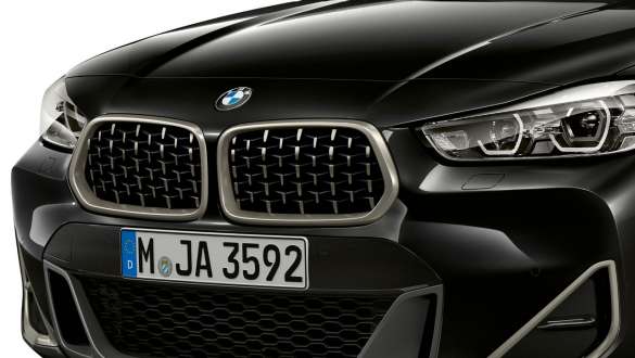 Dobbeltnyre BMW X2 M35i (F39) BMW dobbeltnyre i mesh-design BMW X2 M35i (F39) Sapphire Black metallic set forfra let drejet