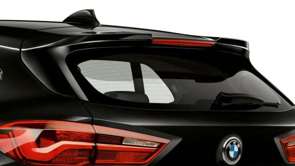 M hækspoiler BMW X2 M35i (F39) M hækspoiler BMW X2 M35i (F39) Sapphire Black metallic nærbillede hæk