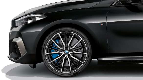 M sportsbremser BMW M235i xDrive Gran Coupé M sportsbremse BMW M235i xDrive Gran Coupé Black Sapphire metallic F44