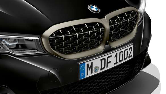 Mild-hybrid-teknologi BMW M340i xDrive Sedan G20 2020 BMW M340i xDrive Sedan G20 2020 Sapphire Black metallic mild-hybrid-teknologi nærbillede af fronten