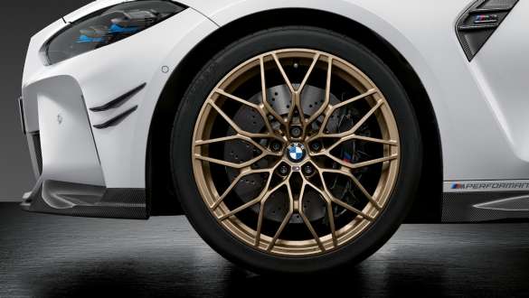 M Performance smedede fælge med krydseger 1000 M Frozen gylden bronze BMW M4 Competition Cabriolet med M xDrive G83 2021 BMW M4 Competition Cabriolet med M xDrive G83 2021 M Performance smedede fælge med krydseger 1000 M Frozen gylden bronce nærbillede