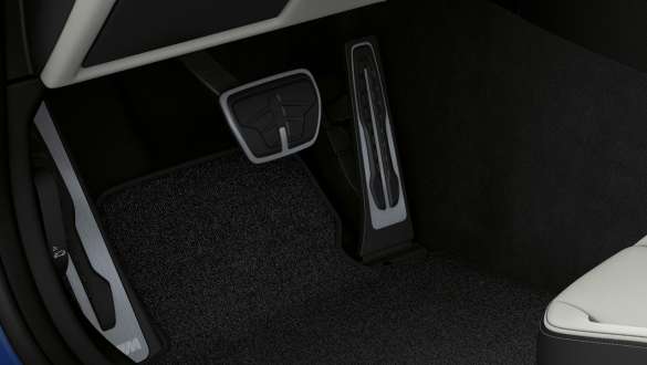 Integreret M specifikt bremsesystem BMW M4 Competition Cabriolet mit M xDrive G83 2021 BMW M4 Competition Cabriolet med M xDrive G83 2021 integreret M specifikt bremsesystem