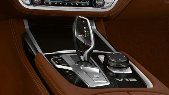 8-trins Steptronic-sportsgearkasse BMW M760Li xDrive Sedan, 8-trins Steptronic-sportsgearkasse