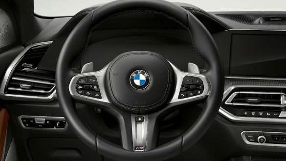 BMW X5 M50i og M50d med integral aktiv styring. BMW X5 M50i og M50d med integral aktiv styring G05 cockpit