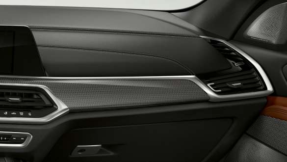 Interiørlister BMW X5 M50i og M50d Interiørlister i aluminium Tetragon BMW X5 M50i og M50d G05 interiør