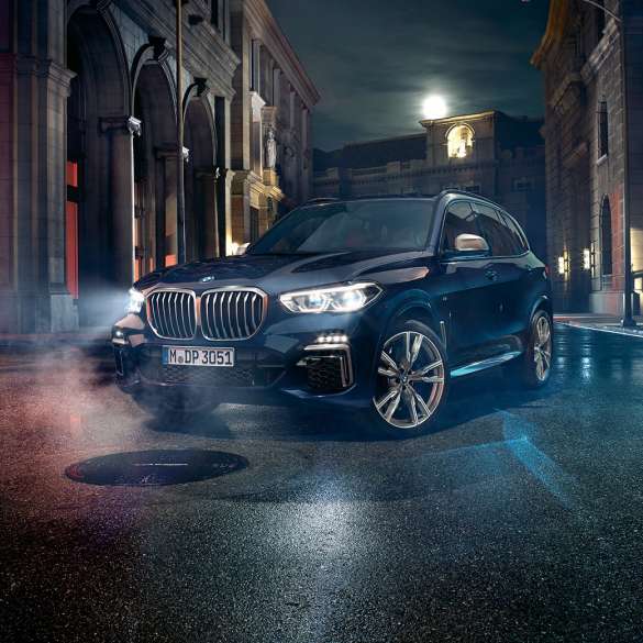 Udvendigt design BMW X5 M50i og M50d Udvendigt design BMW X5 M50i og M50d G05 set forfra let drejet