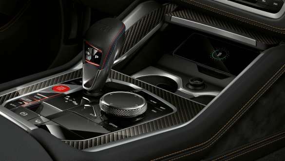 M gearstang med Drivelogic i BMW X6 M Competition M gearstang med Drivelogic BMW X6 M Competition F96 SUV 2020 kabine