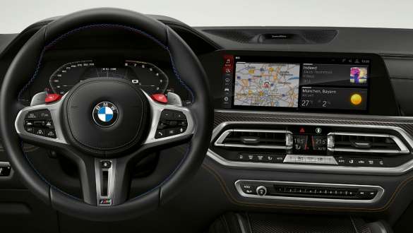 M specifik instrumentkombination i BMW X6 M Competition M specifik instrumentkombination BMW X6 M Competition F96 SUV 2020 cockpit