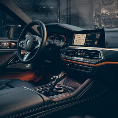 BMW X6 M50i cockpit BMW X6 M50i cockpit førerorienteret