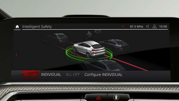 BMW X6 M med Driving Assistant Professional F96 Driving Assistant Professional BMW X6 M F96 2020 SUV kabine