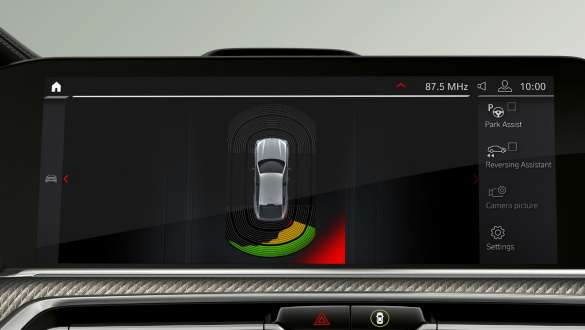 BMW X6 M med Parking Assistant Plus F96 Parking Assistant Plus BMW X6 M F96 2020 SUV kabine