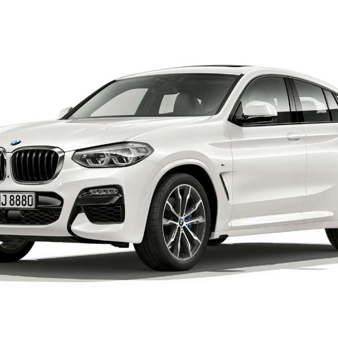 BMW X4 M Sport set forfra let drejet BMW X4 xDrive30i M Sport G02 2018 Alpine White set forfra let drejet