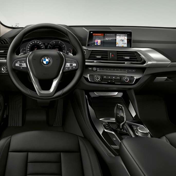 Cockpit BMW X4 Advantage Cockpit BMW X4 xDrive20d Advantage G02 2018 kabine