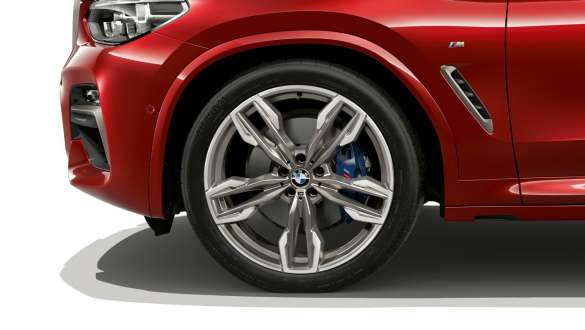 Fælg og hjulkasse BMW X4 Alufælg og hjulkasse BMW X4 M40i G02 2018 Flamenco Red Brillant-effekt set fra siden