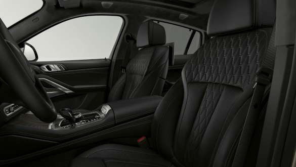 BMW X6 sportssæder. BMW X6 interiør med fokus på sportssæderne.