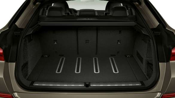 Bagagerumspakken til BMW X6. Nærbillede af bagagerumspakken til BMW X6.