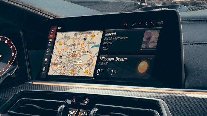 Cockpit med fokus på 12,3“ displays. BMW X6 cockpit med fokus på 12,3“ displays.