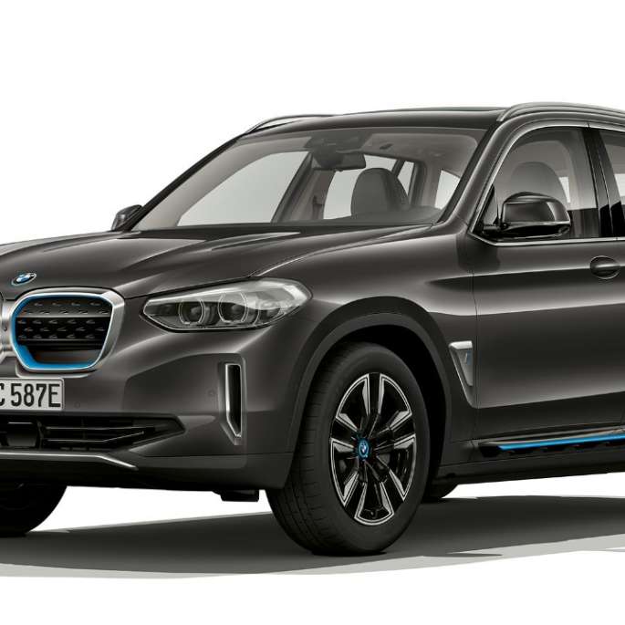 BMW iX3 G08 2020 model „Inspiring“ set forfra let drejet BMW iX3 G08 2020 model „Inspiring“ Sophisto Grey brillant-effekt set forfra let drejet