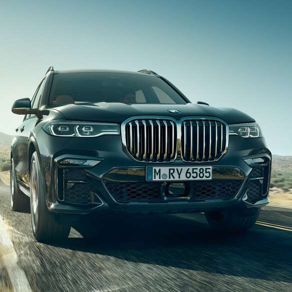 BMW X7 front BMW X7 i Arctic Grey, udvendigt, front i frøperspektiv, G07 2019