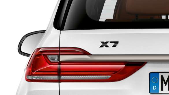 M modelpåskrift X7 sort højglans BMW X7 G07 2019 M modelpåskrift X7 sort højglans BMW X7 G07 2019