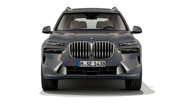 BMW X7 G07 LCI frontvisning Sparkling Copper Grey metallic Design Pure Excellence BMW X7 G07 LCI frontvisning stående Sparkling Copper Grey metallic Design Pure Excellence