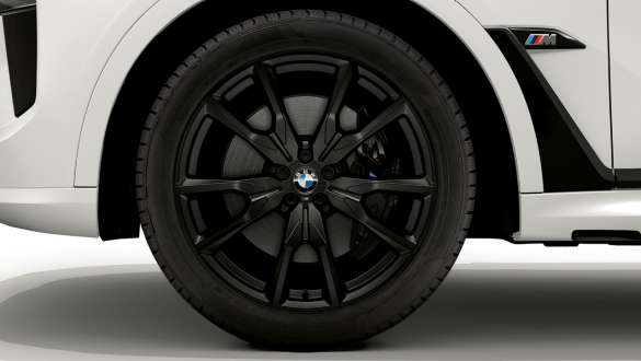 22" M letmetalfælg med V-eger 755 M Jet Black mat BMW M Performance Parts 22" M letmetalfælg med V-eger 755 M Jet Black mat BMW M Performance Parts nærbillede