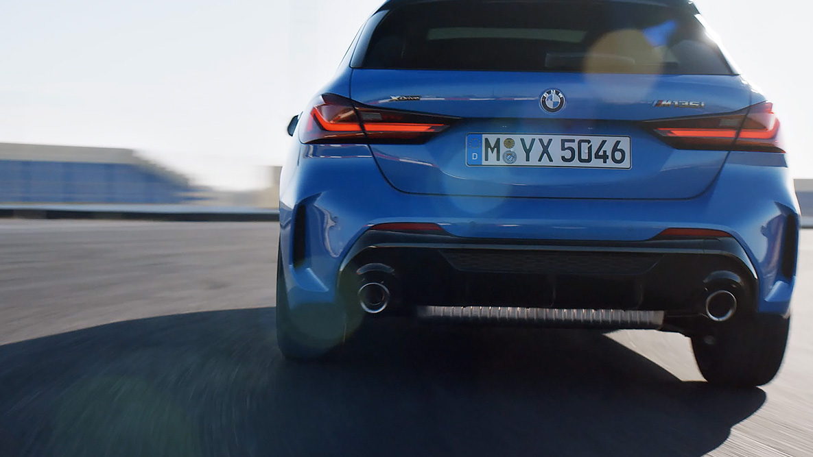 M sportsstyretøj. BMW 1-serie med M sportsstyretøj.