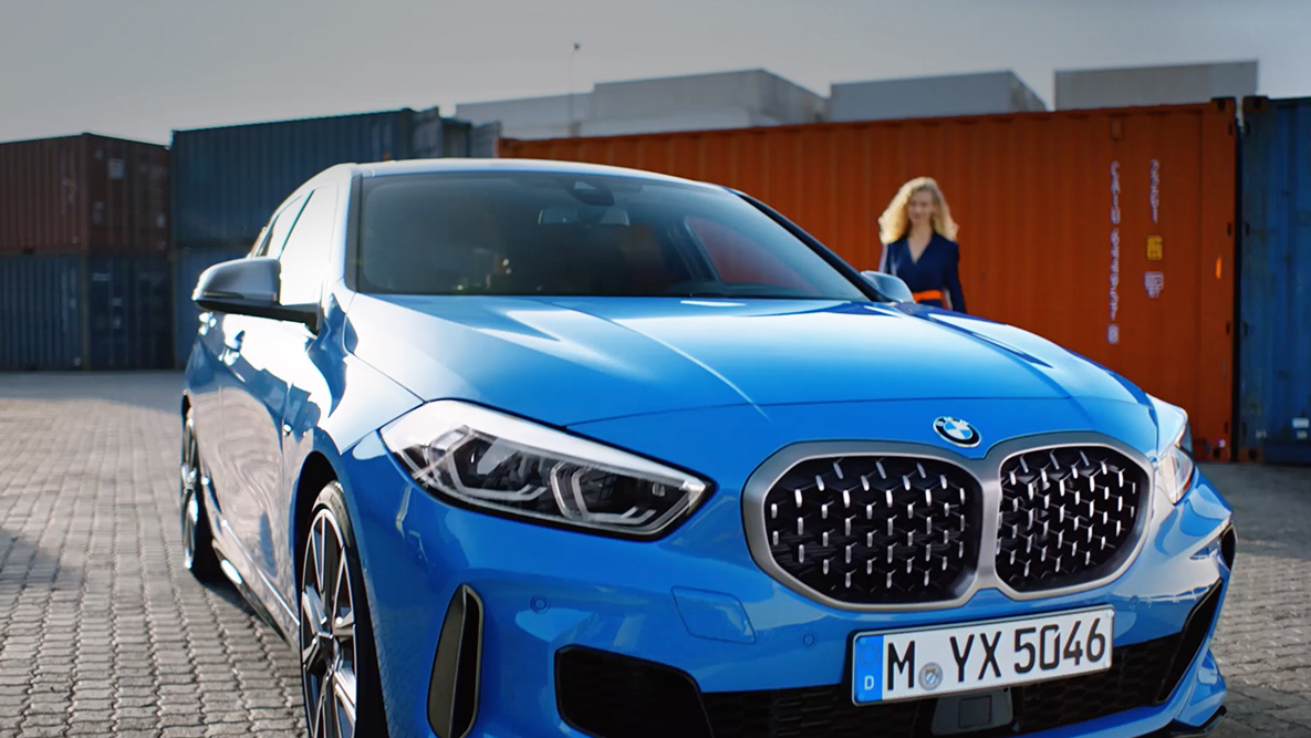 BMW Intelligent Personal Assistant. BMW 1-serie med sprogassistent BMW Intelligent Personal Assistant.
