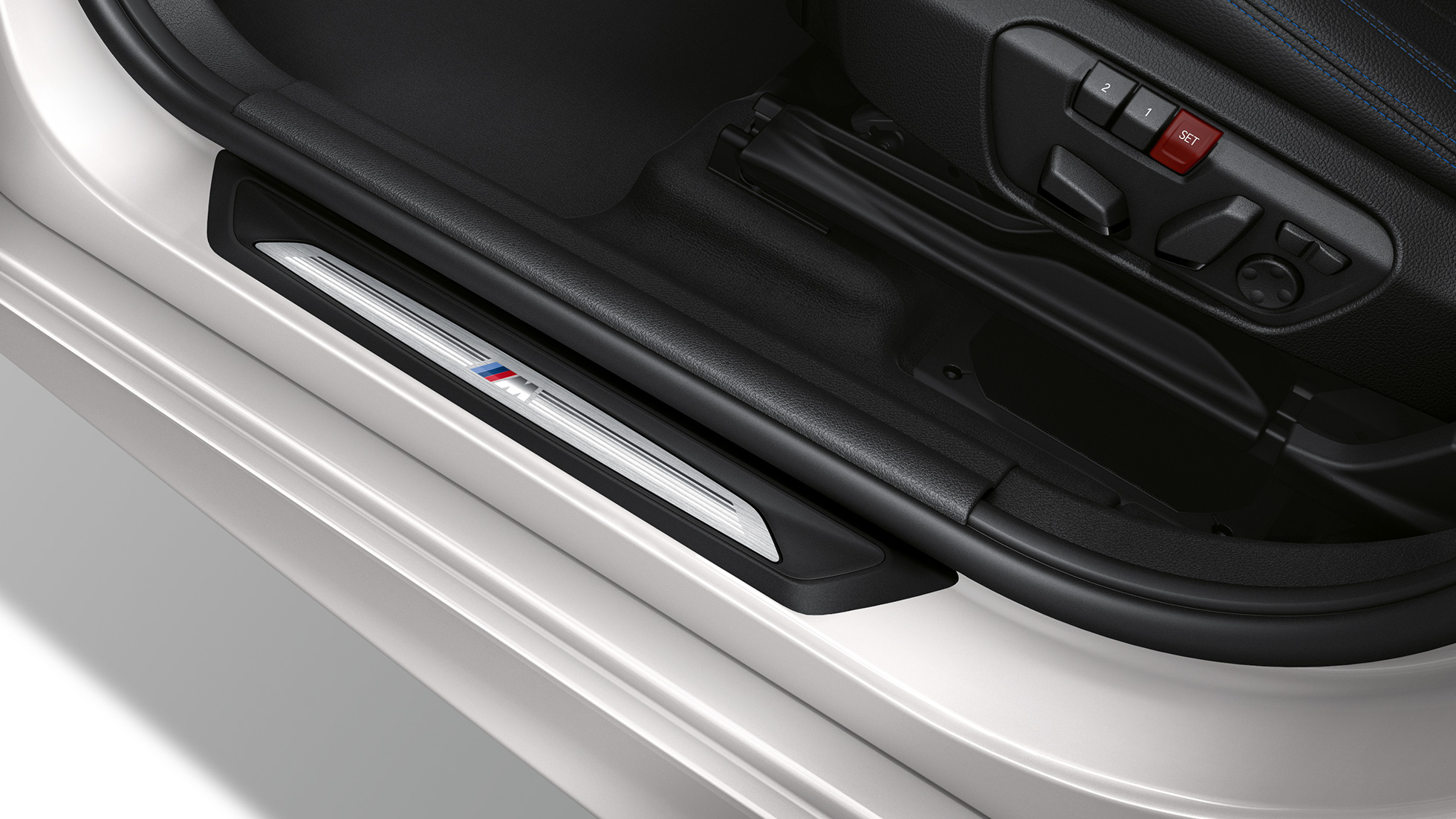 Indstigningslister BMW 2-serie Active Tourer M Sport Indstigningslister BMW 2-serie Active Tourer 220d xDrive M Sport F45 2018 Mineral White Metallic eksteriør
